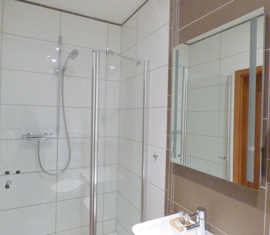 Hotel Akazienhof Дуйсбург Экстерьер фото