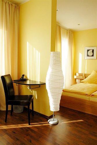 Hotel Akazienhof Дуйсбург Экстерьер фото