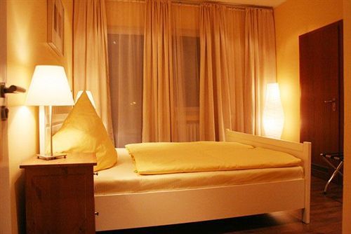 Hotel Akazienhof Дуйсбург Экстерьер фото