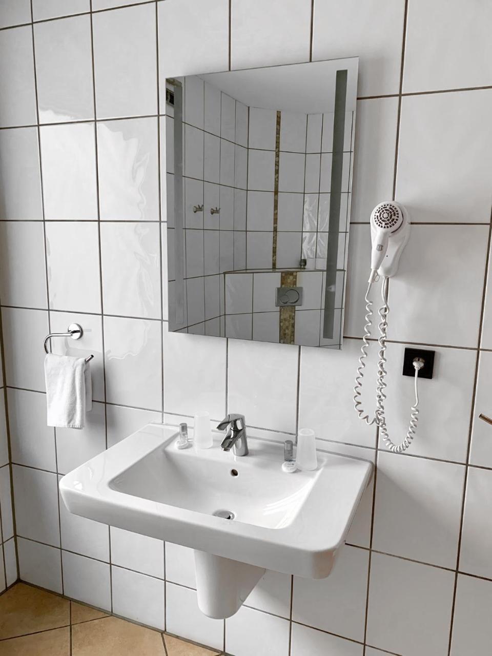 Hotel Akazienhof Дуйсбург Экстерьер фото